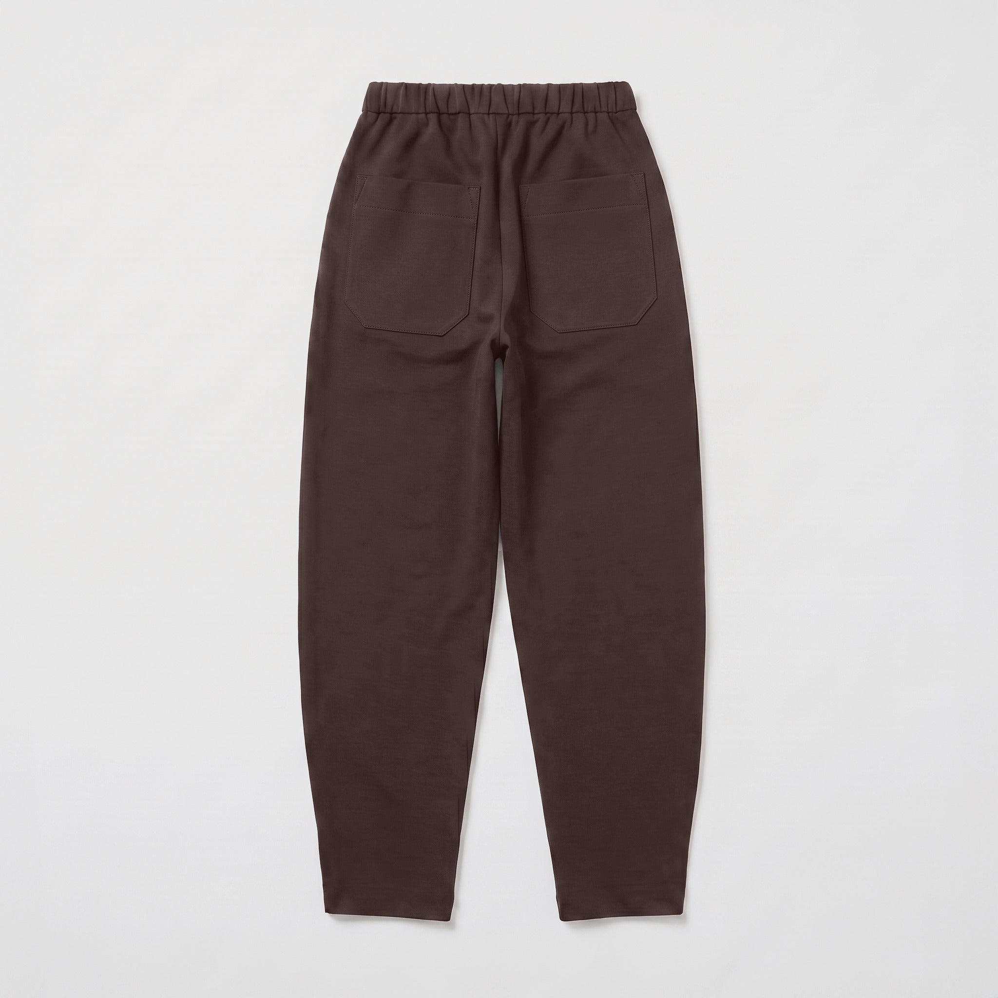 Tapered trousers made of premium scuba. | TWIST | bitter chocolate | Back view of bust