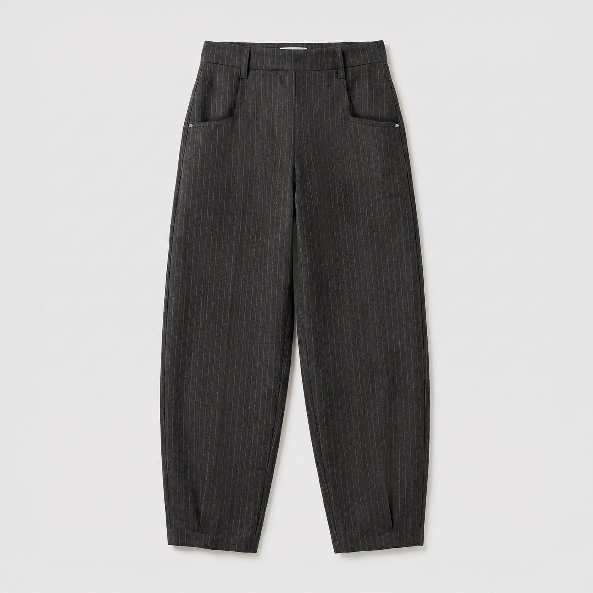 Relaxed trousers made of premium jersey. | TWIST 3.0 | black grey stripes | Front view of bust