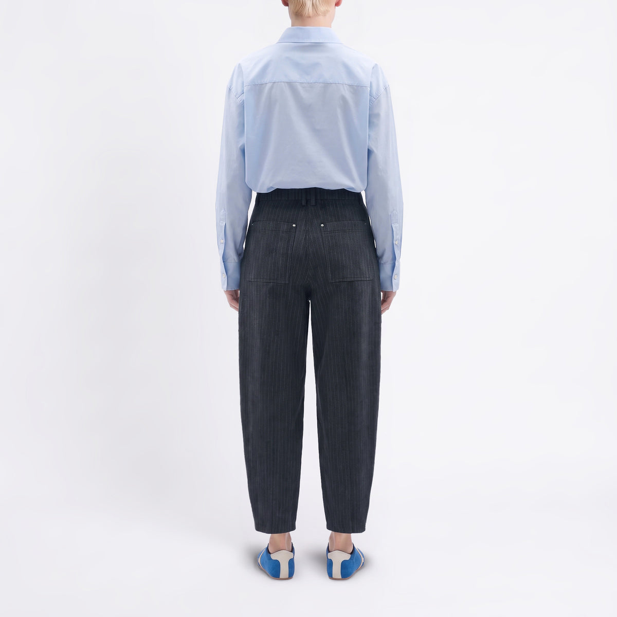 Relaxed trousers made of premium jersey. | TWIST 3.0 | black grey stripes | Back view of model