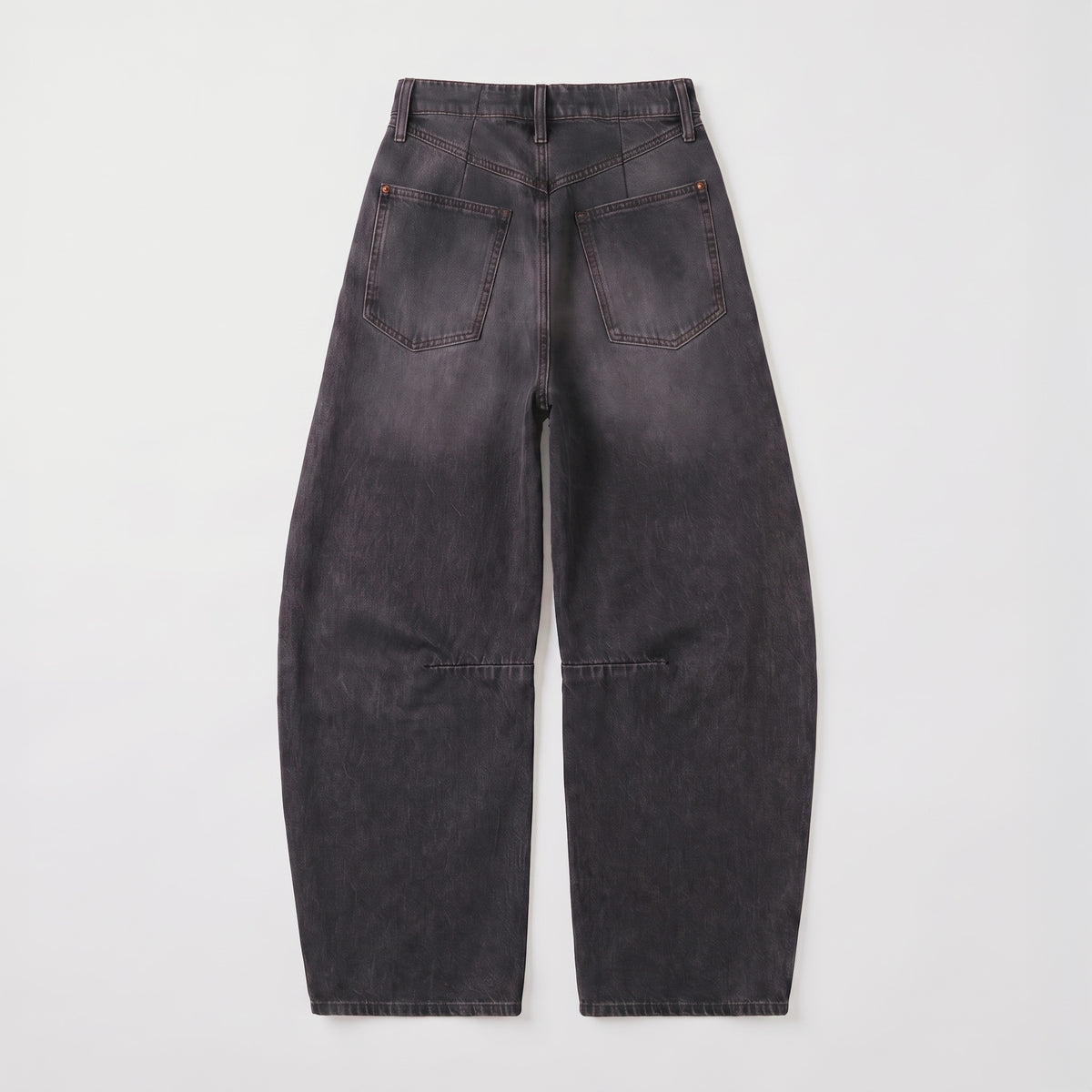 Barrel jeans made of circular denim. | LOS ANGELES | DD mocha used wash | Back view of bust