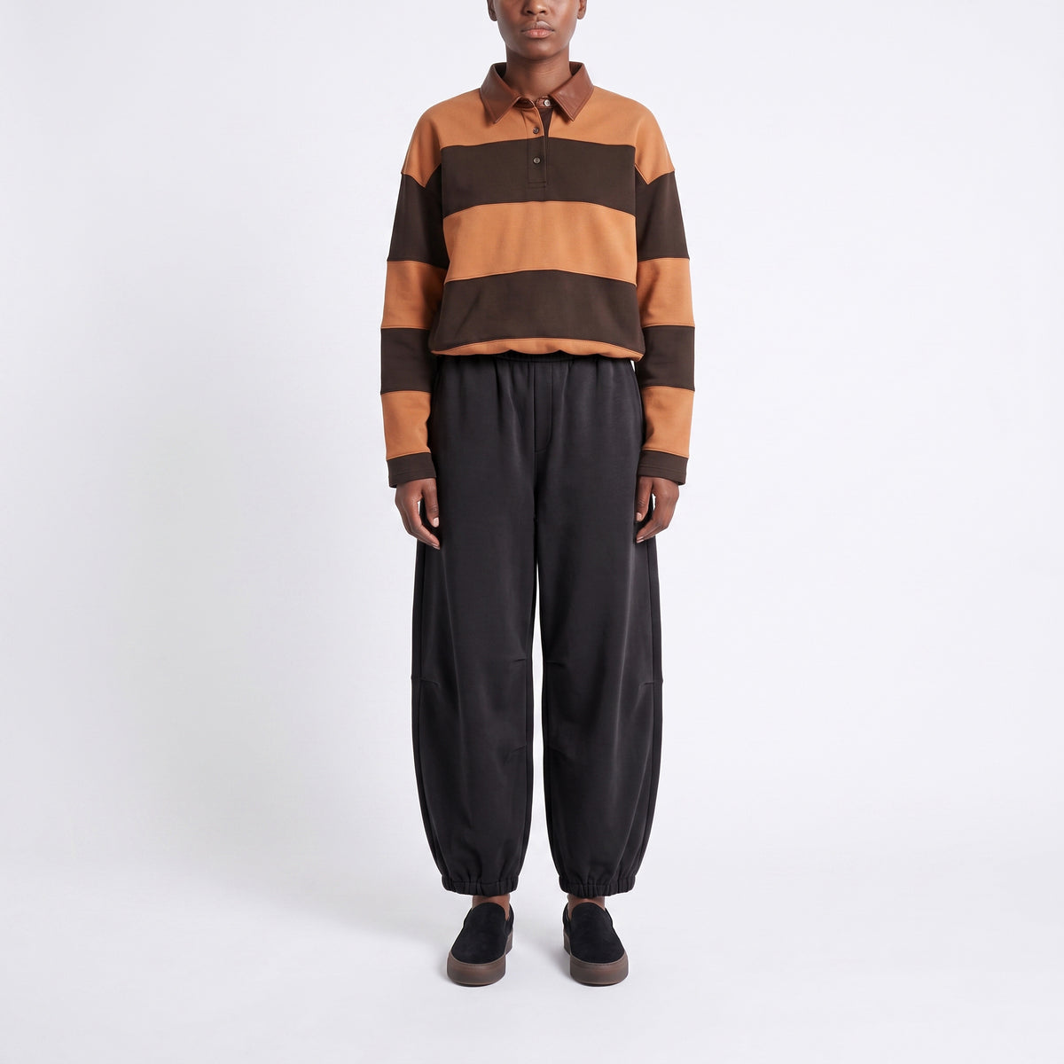 Wide jump-in trousers made of premium flannel. | SHIBUYA 2.0 | black | Front view of model