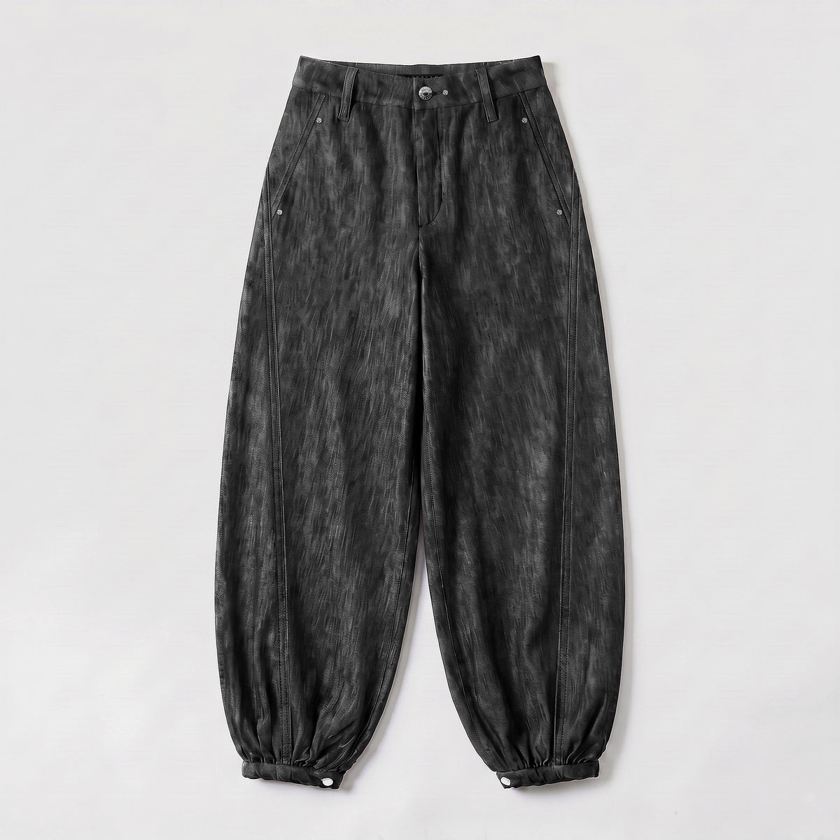 Relaxed premium jeans with cuffed hem. | NEW ORLEANS 2.0 indigo | black | Front view of bust