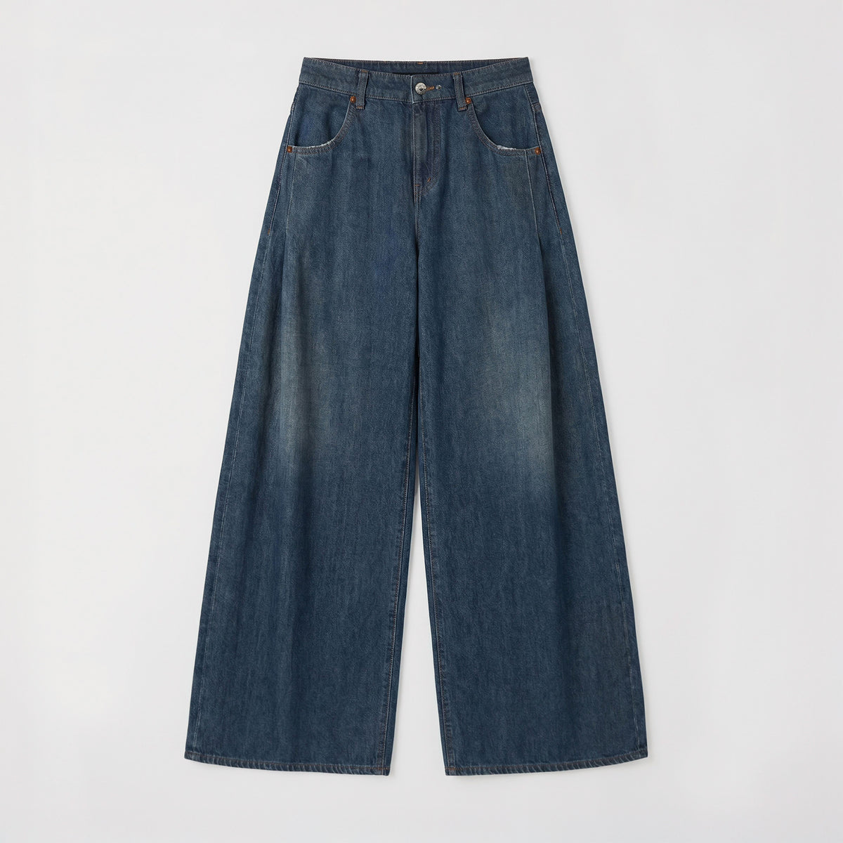 Wide jeans in a flowing cotton-lyocell blend. | PHILADELPHIA indigo | DD deep ocean wash | Front view of bust