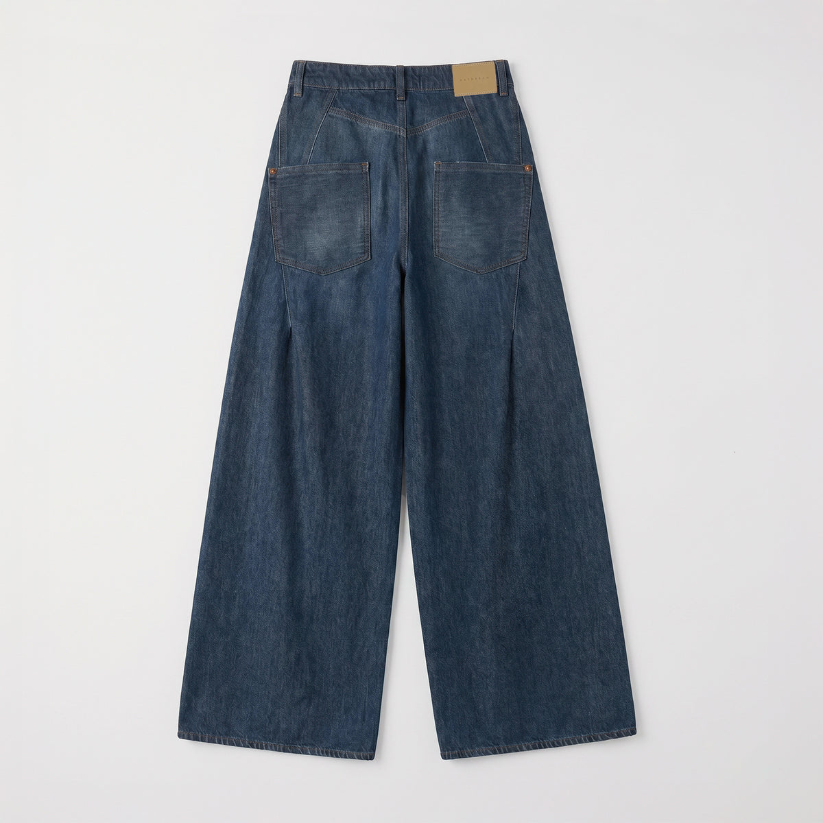 Wide jeans in a flowing cotton-lyocell blend. | PHILADELPHIA indigo | DD deep ocean wash | Back view of bust