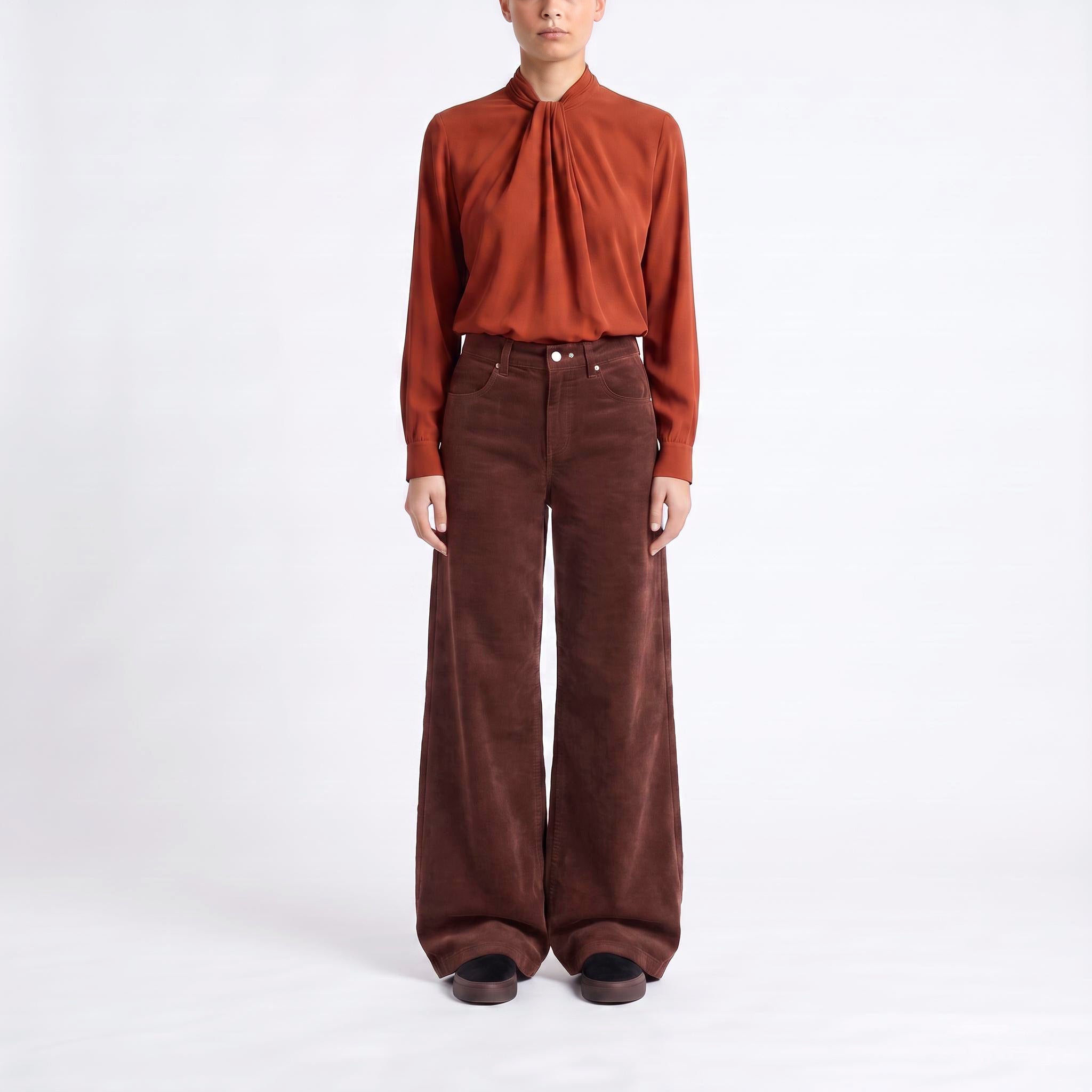 Wide trousers made of fine, soft corduroy. | CLAYTON 2.0 | smoked paprika | Front view of model