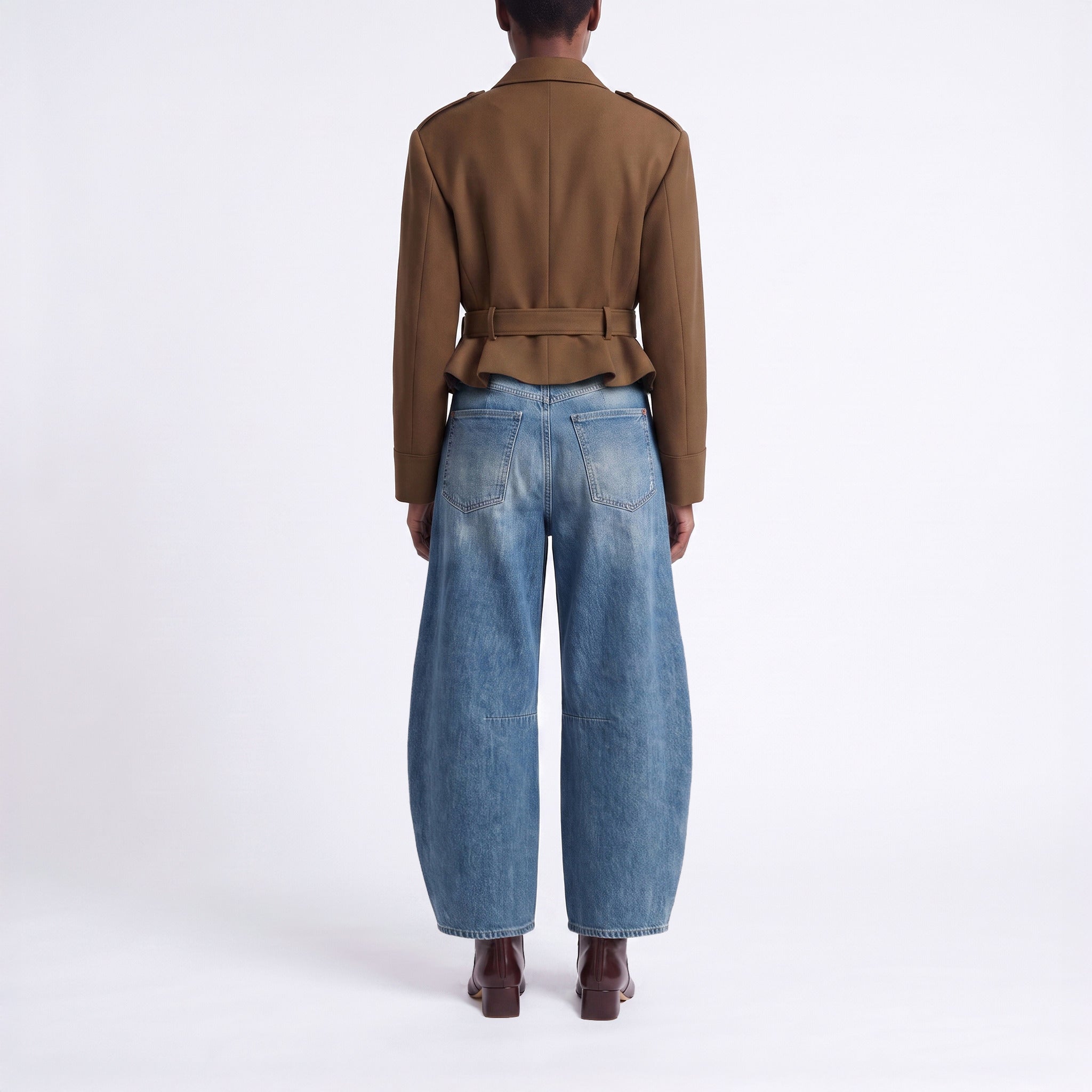 Barrel jeans made of circular denim. | LOS ANGELES | DD heritage blue used wash | Back view of model