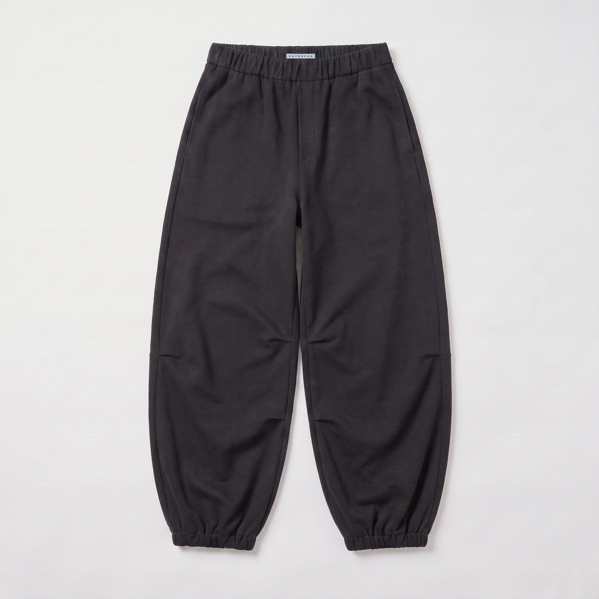 Wide jump-in trousers made of premium flannel. | SHIBUYA 2.0 | black | Front view of bust