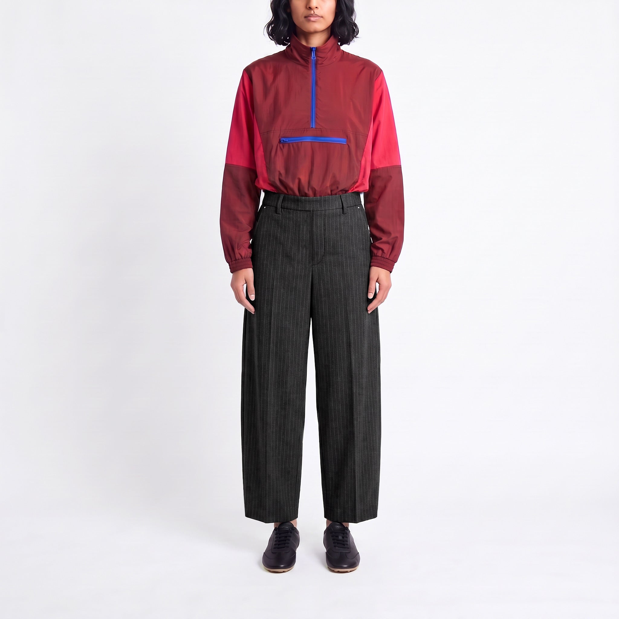 Relaxed jump-in trousers made of premium jersey. | MILTON | black grey stripes | Front view of model