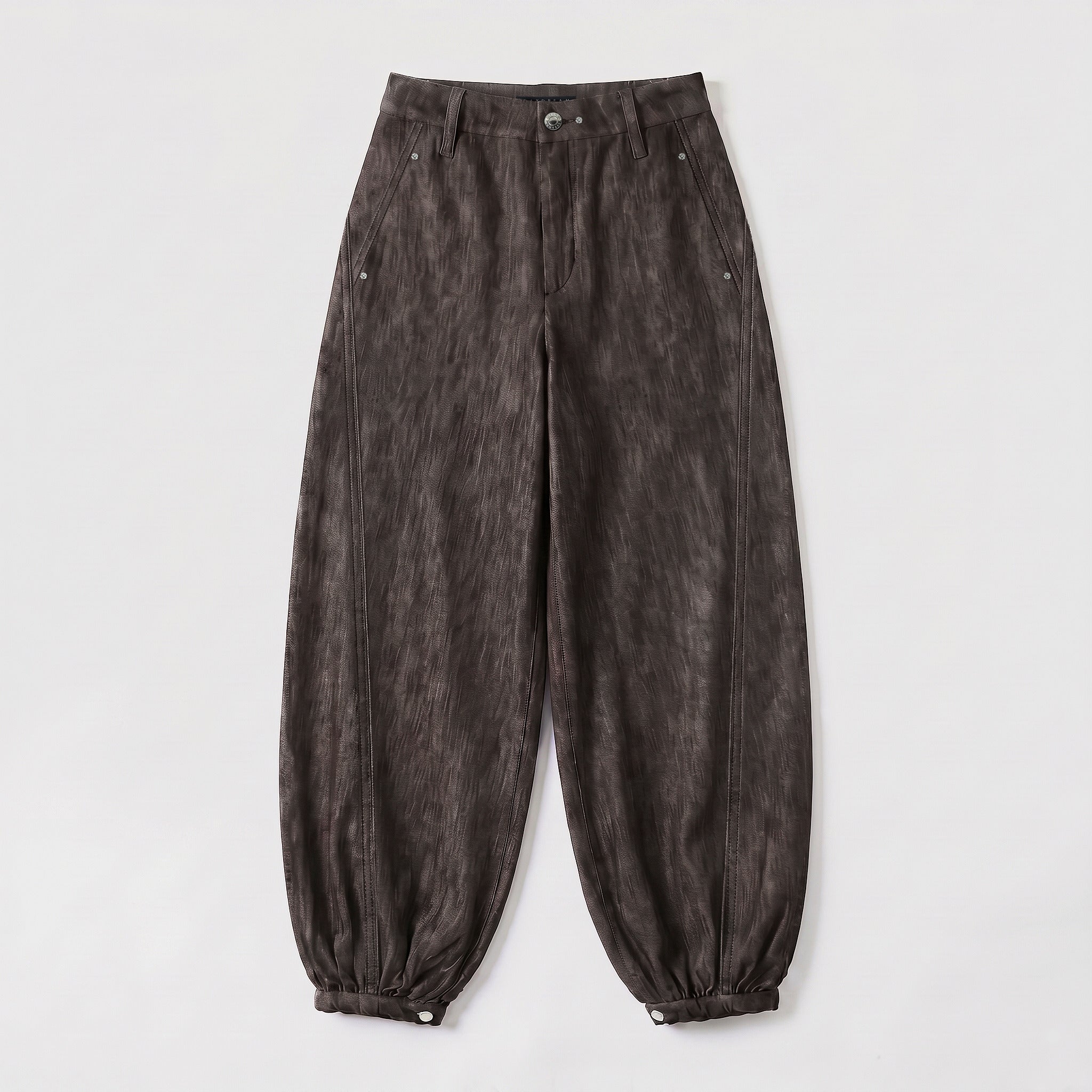 Relaxed premium jeans with cuffed hem. | NEW ORLEANS 2.0 indigo | bitter chocolate | Front view of bust