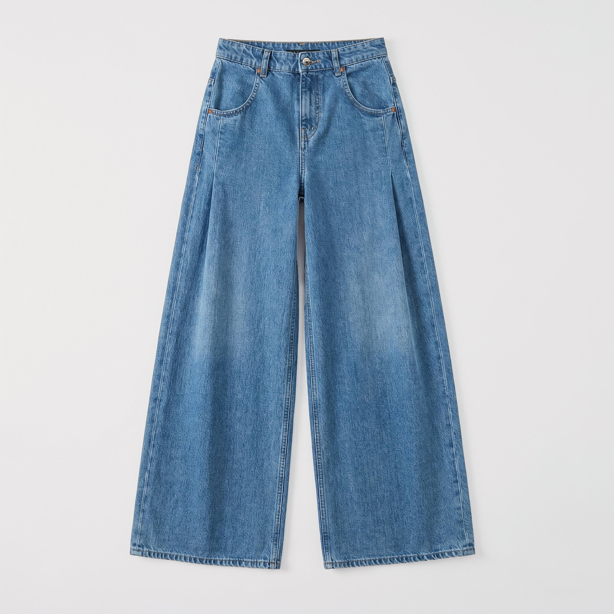 Wide jeans in a flowing cotton-lyocell blend. | PHILADELPHIA indigo | DD malibu blue wash | Front view of bust