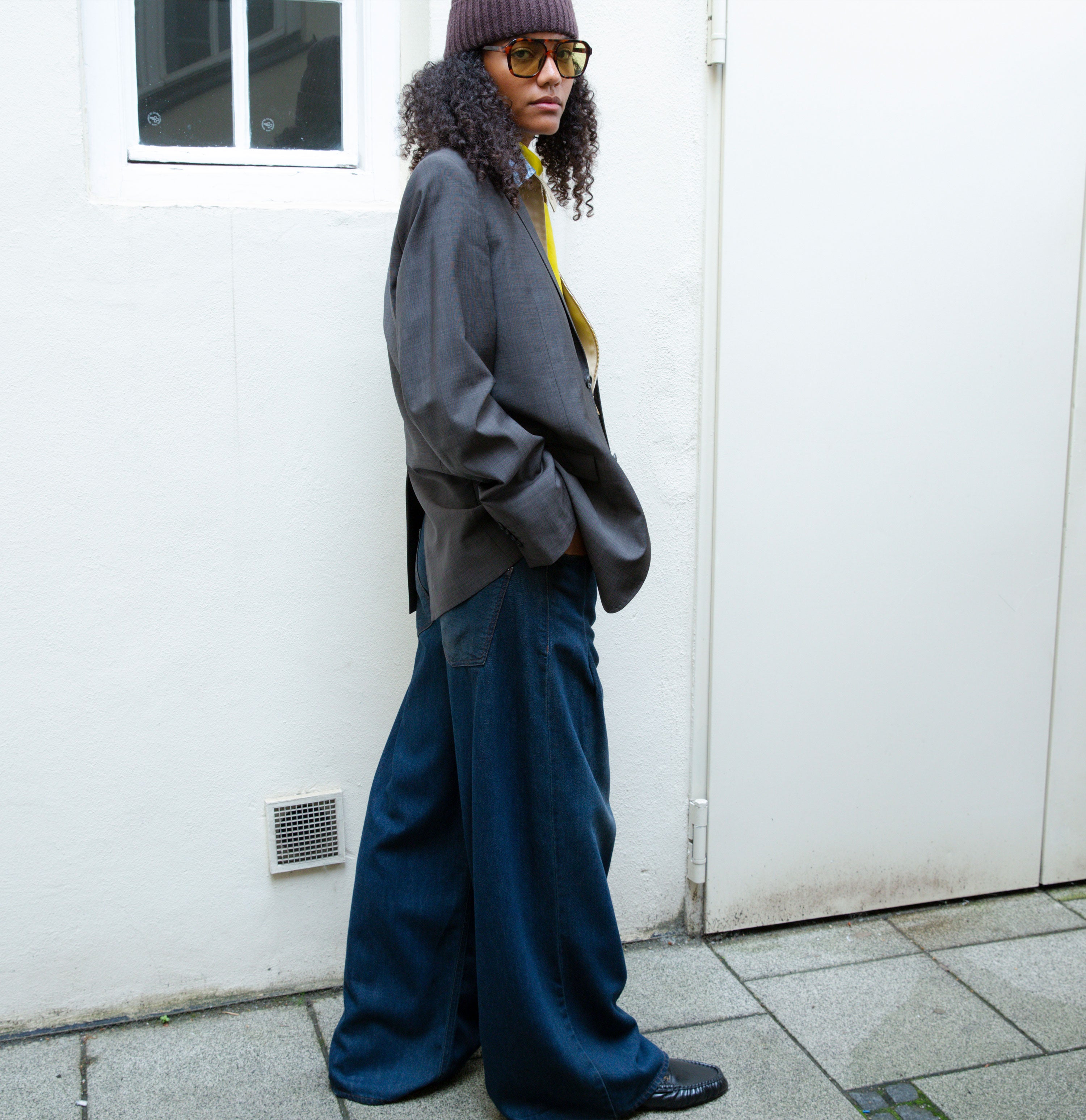 Wide jeans in a flowing cotton-lyocell blend. | PHILADELPHIA indigo | DD deep ocean wash | Campaign image 3